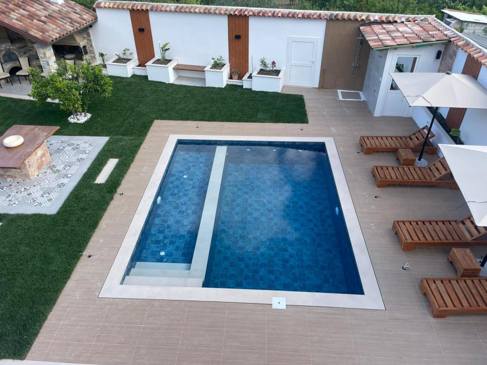 Villa Lejzo - Swimming Pool Berat Exterior photo