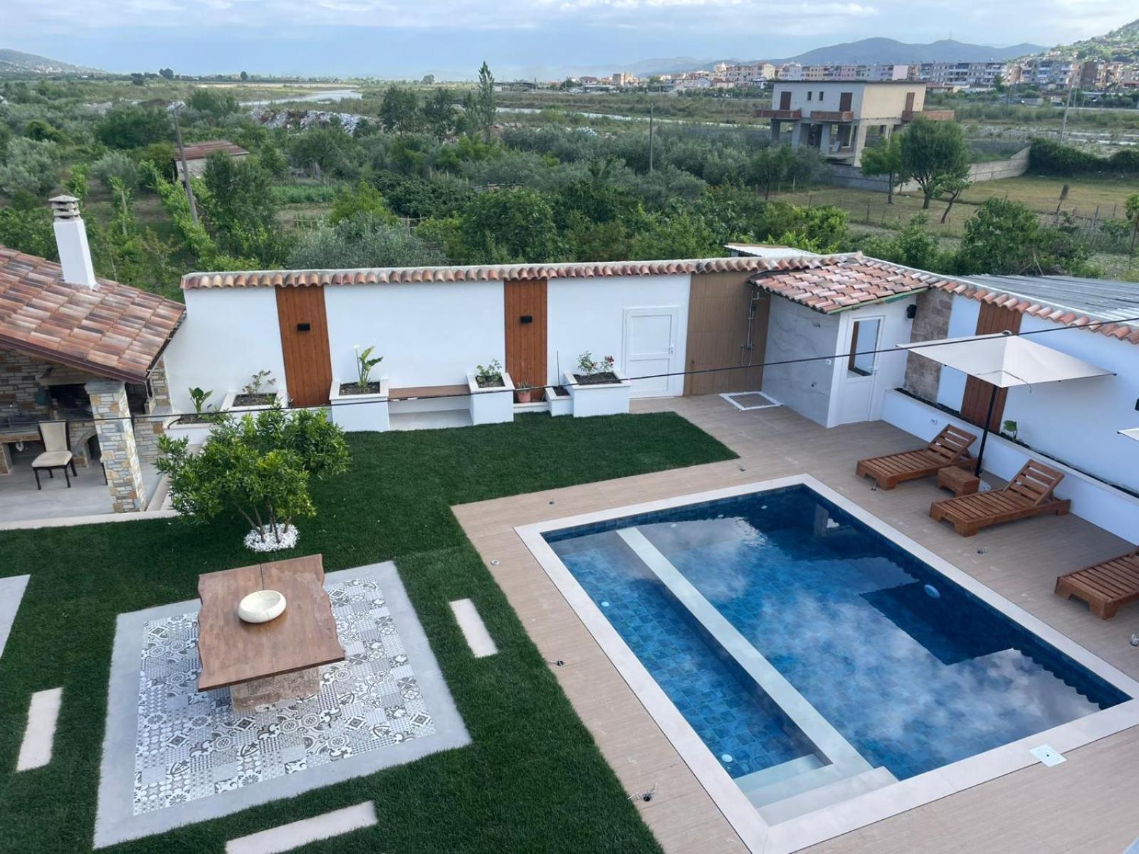 Villa Lejzo - Swimming Pool Berat Exterior photo